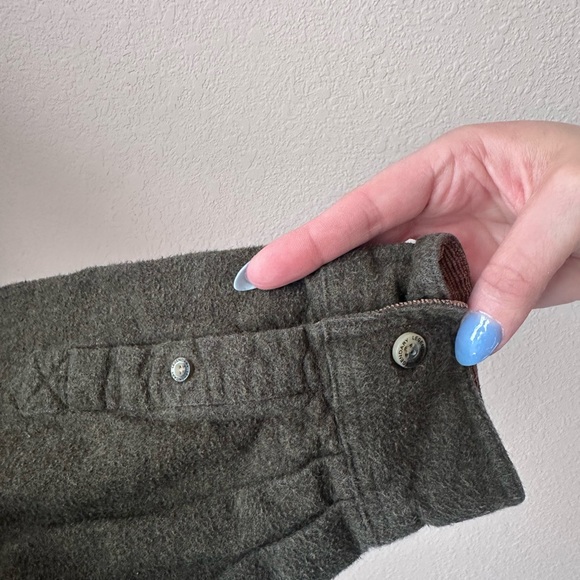 Legendary Whitetails Button-Down - Picture 7 of 13